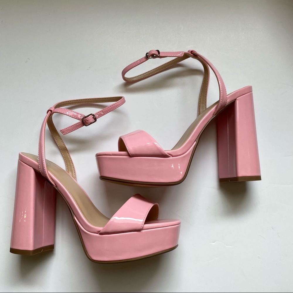 Delicious Lori faux patent leather platform heels - Picture 3 of 5